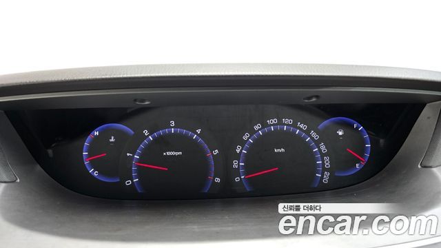 KG Mobility (SsangYong) Korando Turismo 4WD Chateau 9-seater 2015 — фото 22