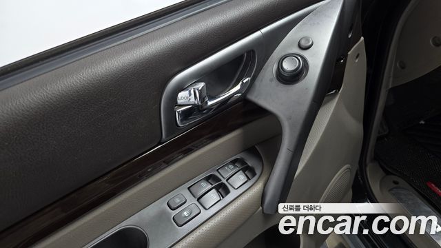 KG Mobility (SsangYong) Korando Turismo 4WD Chateau 9-seater 2015 — фото 23