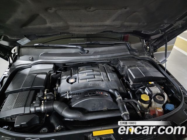 Land Rover Discovery 4 3.0 SDV6 SE 2012 — фото 9