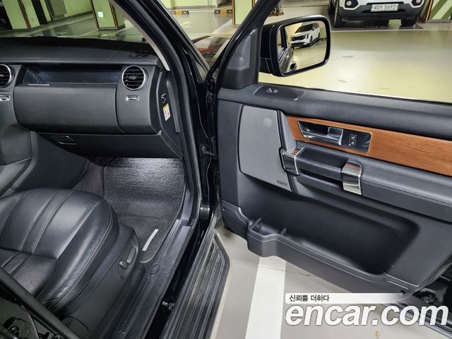 Land Rover Discovery 4 3.0 SDV6 SE 2012 — фото 16