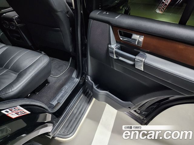 Land Rover Discovery 4 3.0 SDV6 SE 2012 — фото 18