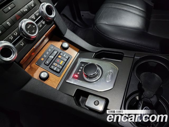 Land Rover Discovery 4 3.0 SDV6 SE 2012 — фото 22