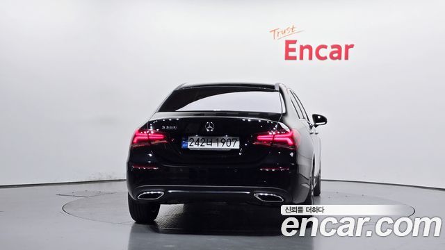 Mercedes-Benz A-Class (W177) A220 Sedan 2022 — фото 4