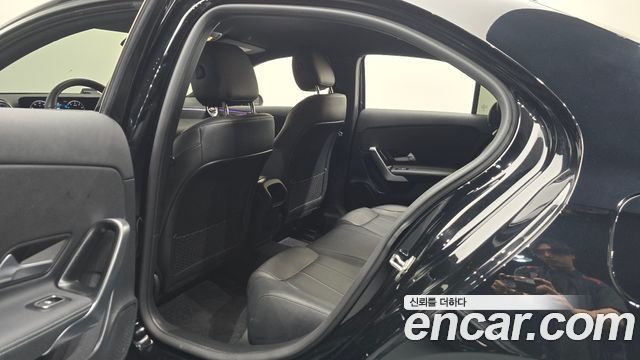Mercedes-Benz A-Class (W177) A220 Sedan 2022 — фото 15