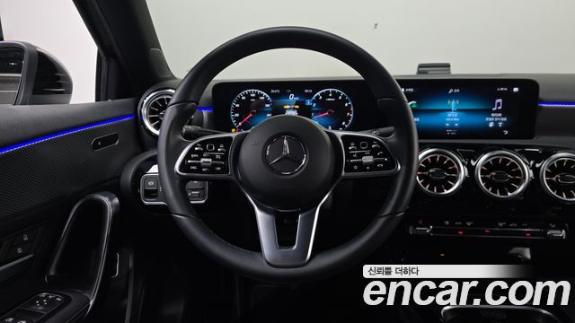 Mercedes-Benz A-Class (W177) A220 Sedan 2022 — фото 16