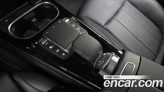Mercedes-Benz A-Class (W177) A220 Sedan 2022 — фото 23