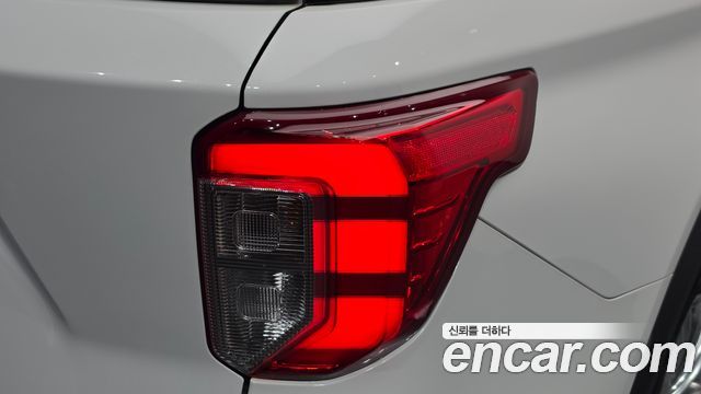 Ford Explorer (VI) 2.3 LimIted 4WD 2020 — фото 23
