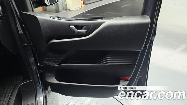 Hyundai Staria Cargo 5-Seater Modern 2023 — фото 25