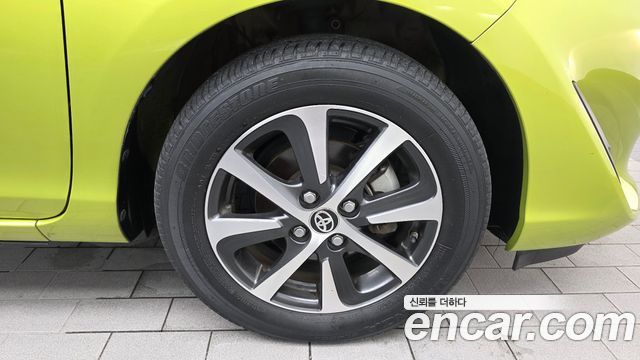 Toyota Prius C 1.5 2018 — фото 27