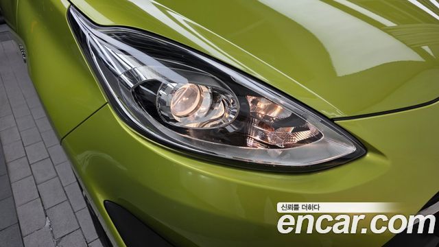 Toyota Prius C 1.5 2018 — фото 28