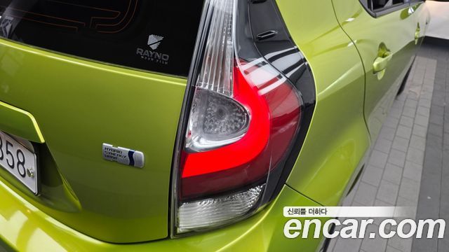 Toyota Prius C 1.5 2018 — фото 29