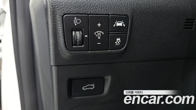 Kia K5 (III) 2.0 Prestige 2023 — фото 13
