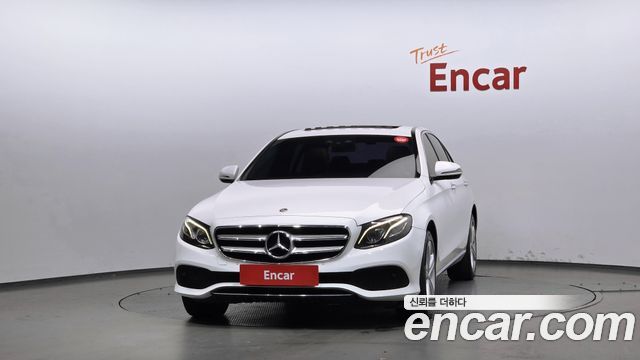 Mercedes-Benz E-Class (W213) E220d 4MATIC Avantgarde 2018 — фото 3