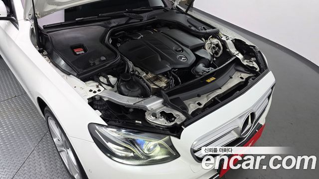 Mercedes-Benz E-Class (W213) E220d 4MATIC Avantgarde 2018 — фото 6