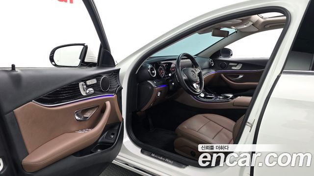 Mercedes-Benz E-Class (W213) E220d 4MATIC Avantgarde 2018 — фото 10