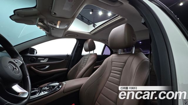 Mercedes-Benz E-Class (W213) E220d 4MATIC Avantgarde 2018 — фото 16
