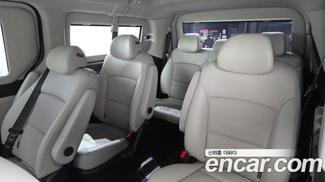 Hyundai Grand Starex Limousine 2019 — фото 13
