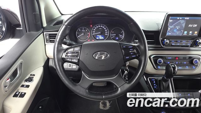 Hyundai Grand Starex Limousine 2019 — фото 14