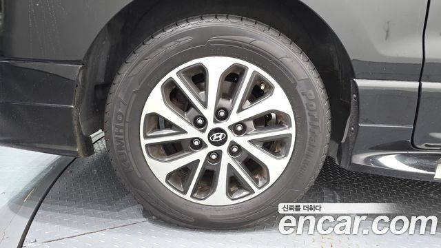 Hyundai Grand Starex Limousine 2019 — фото 21