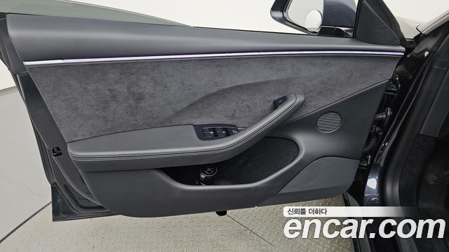 Tesla Model 3 Long Range AWD 2025 — фото 24