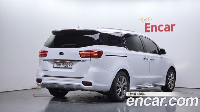 Kia Carnival 9-Seater Noblesse Special 2019 — фото 2