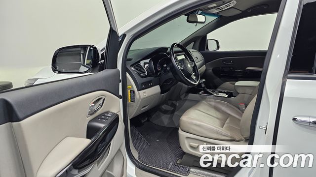 Kia Carnival 9-Seater Noblesse Special 2019 — фото 10