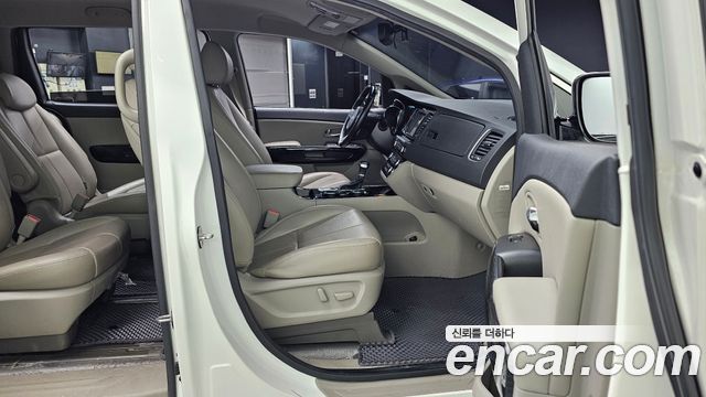 Kia Carnival 9-Seater Noblesse Special 2019 — фото 11