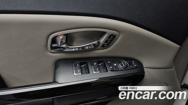 Kia Carnival 9-Seater Noblesse Special 2019 — фото 18