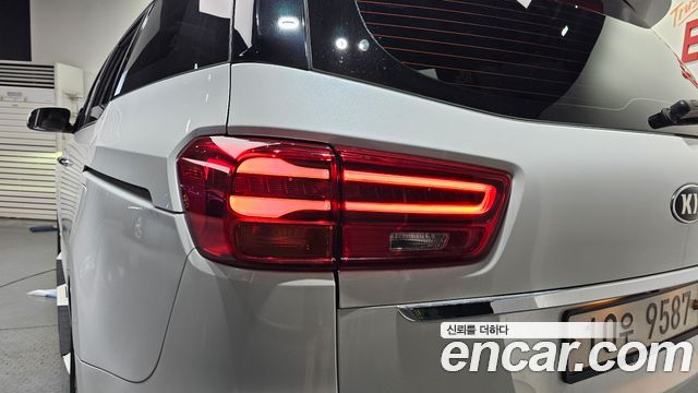 Kia Carnival 9-Seater Noblesse Special 2019 — фото 23