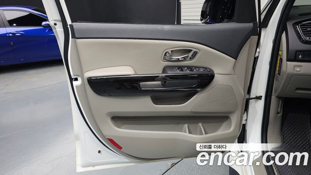Kia Carnival 9-Seater Noblesse Special 2019 — фото 24