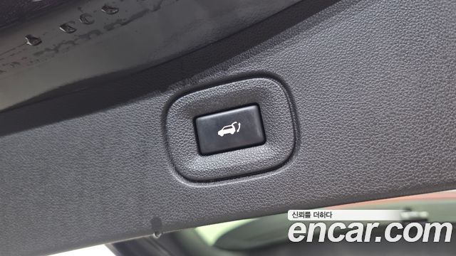 Renault Korea QM6 2.0 LPe Premiere 2WD 2022 — фото 12