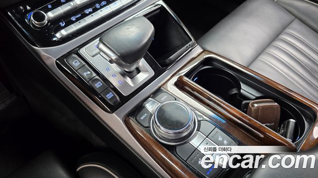 Genesis EQ900 5.0 GDI AWD Prestige 2017 — фото 9