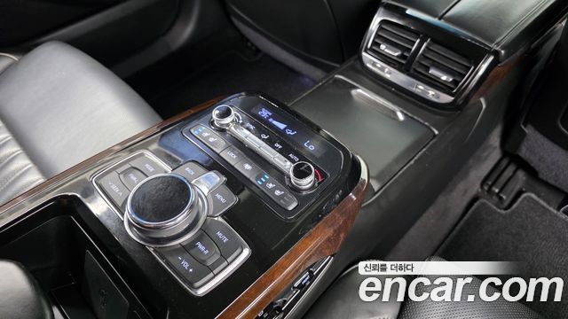Genesis EQ900 5.0 GDI AWD Prestige 2017 — фото 18
