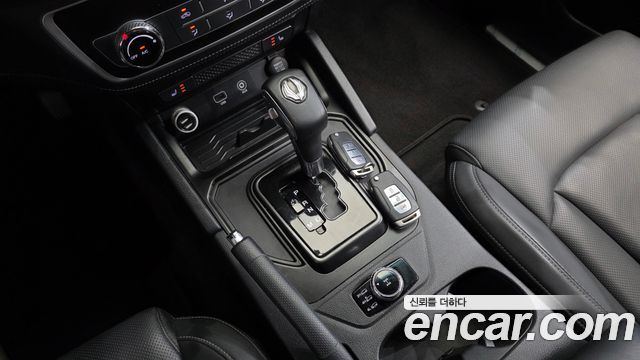 KG Mobility (SsangYong) Rexton Sports Khan Diesel 2.2 4WD Prestige (Leaf) 2020 — фото 9