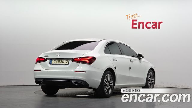 Mercedes-Benz A-Class (W177) A200d Sedan 2021 — фото 2