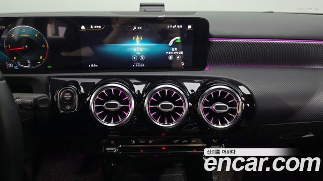 Mercedes-Benz A-Class (W177) A200d Sedan 2021 — фото 13