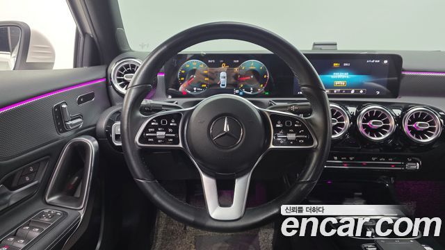 Mercedes-Benz A-Class (W177) A200d Sedan 2021 — фото 14