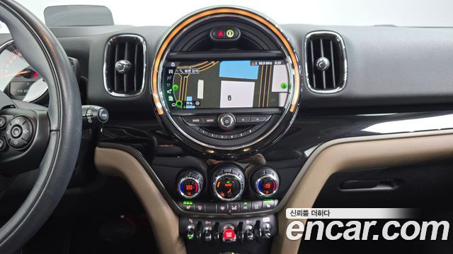 MINI Cooper Countryman HIGH 2nd 2019 — фото 16