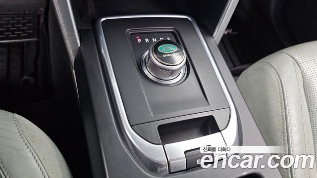Land Rover Discovery Sport 2.0 TD4 HSE Luxury 2016 — фото 9