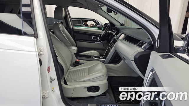 Land Rover Discovery Sport 2.0 TD4 HSE Luxury 2016 — фото 11
