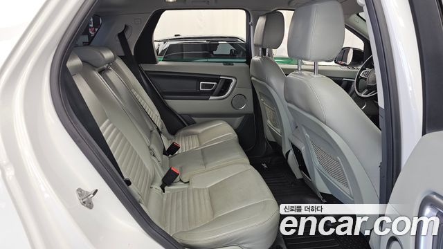 Land Rover Discovery Sport 2.0 TD4 HSE Luxury 2016 — фото 12