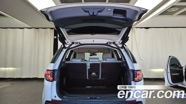 Land Rover Discovery Sport 2.0 TD4 HSE Luxury 2016 — фото 20