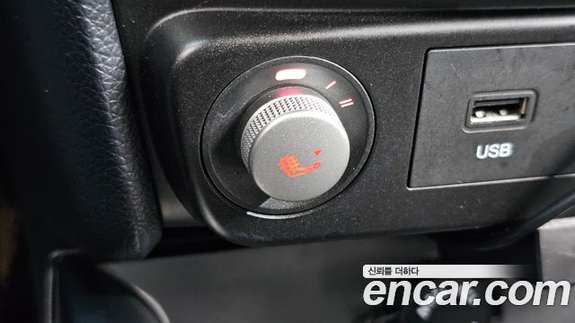 KG Mobility (SsangYong) Tivoli VX 2WD 2017 — фото 19
