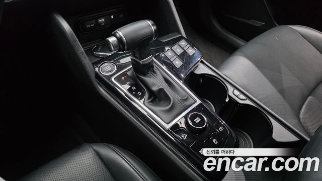 Kia Sportage (V) Gasoline 1.6 Turbo 2WD Prestige 2023 — фото 9
