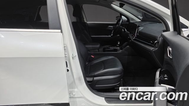 Kia Sportage (V) Gasoline 1.6 Turbo 2WD Prestige 2023 — фото 11
