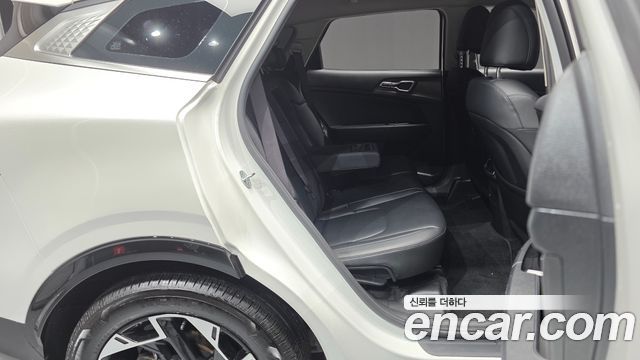 Kia Sportage (V) Gasoline 1.6 Turbo 2WD Prestige 2023 — фото 12
