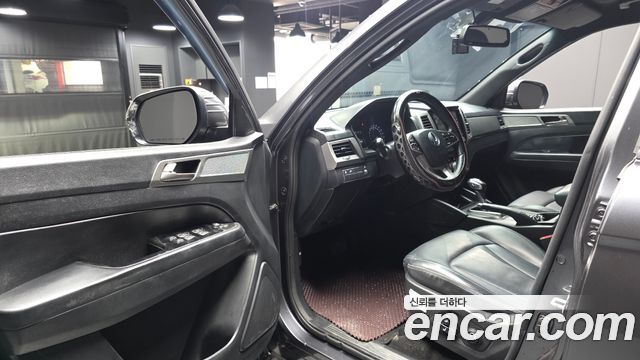 KG Mobility (SsangYong) Rexton Sports Khan Diesel 2.2 4WD Professional X (5-Link) 2019 — фото 10