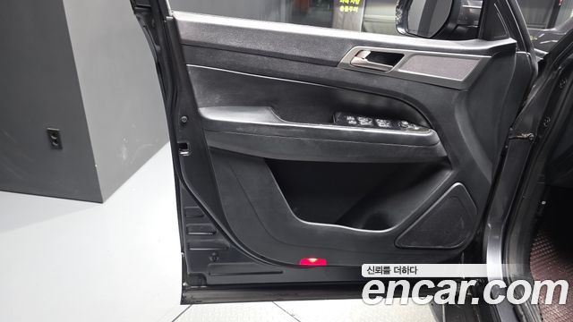 KG Mobility (SsangYong) Rexton Sports Khan Diesel 2.2 4WD Professional X (5-Link) 2019 — фото 30