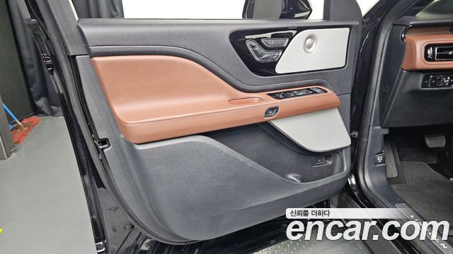 Lincoln Aviator (II) 3.0 Reserve  AWD 2025 — фото 30