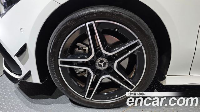 Mercedes-Benz CLA-Class (C118) CLA250 4MATIC 2023 — фото 5